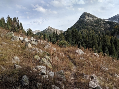 Unnamed points visible from the Minam River Trail