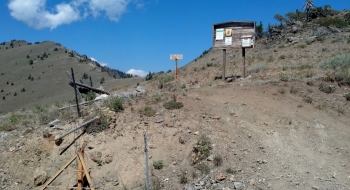 Elkhorn Crest southern trailhead