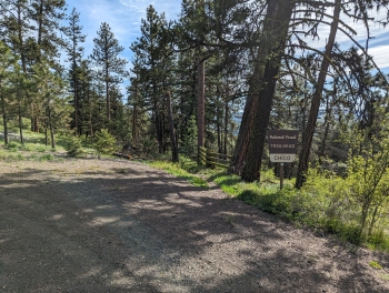 Trailhead and entrance.