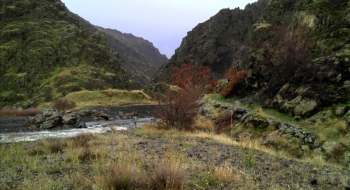 Looking back at the trail at Eureka Bar