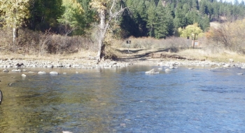 The ford during September at the trailhead near the community of Minam.