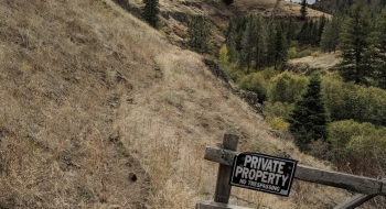 Welcome sign from the neighbors at the upper end.