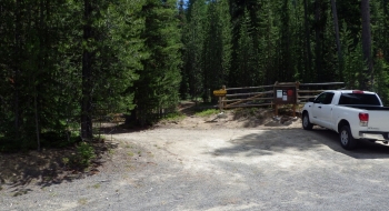 Nearing the lookout, flattish road