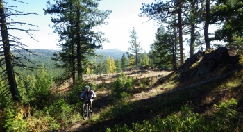 Near Gasset Bluff with Mt. Fanny summit in the far distance.