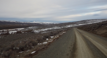 The road drops down around a nice sweeping bend nearing Pondosa.