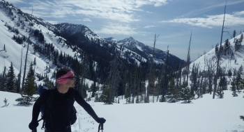 Hiking up the trail, with Burger Butte in the backdrop.