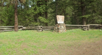 At Eagle Forks Campground the road veers right and follows Little Eagle