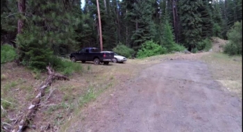 Not much of a trailhead. The trail starts on the right of the picture, just across Pole Creek. 