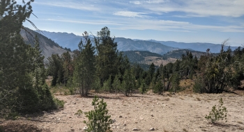 Pass north of the lake on the north side of Lookout Mountain